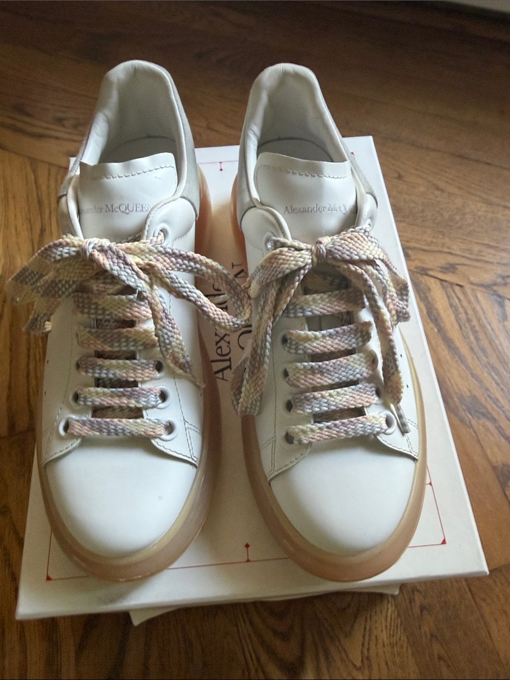 Alexander McQueen White Leather Low-Top Sneakers with Multicolor Pastel Laces